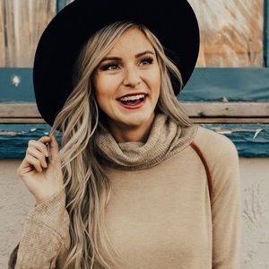 NEW: Boutique turtleneck sweater